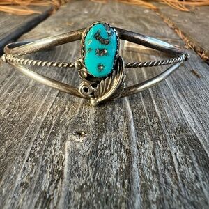 Beautiful Sterling/turquoise Southwestern cuff bracelet